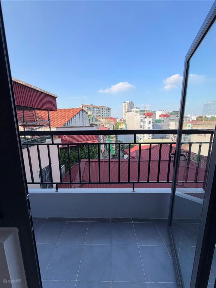 Studio 40m2  đi bộ đến lotte liễu giai 800m  đh quốc gia, sư phạm báo chí 23km