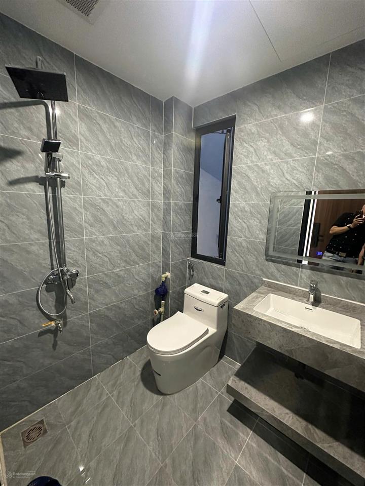 Cho thuê 1 ngủ 1 khách máy giặt riêng cách ngã tư sở 1km  ô tô đỗ cửa