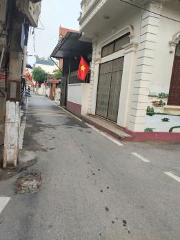 Nhà c4 50m kiên cố đất vuông đẹp gần trục chính cao xá, đức thượng.