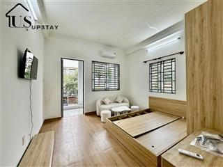 Cho thuê căn hộ 1pn ban công rộng 50m2 tại mặt tiền đường hồng bàng q5, ngay nguyễn văn cừ, ueh a