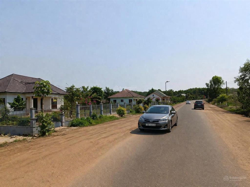 Đầu tư/kinh doanh/xây nhà vườn  chốt ngay 30m mặt tiền đường huyện có 300m2 thổ cư