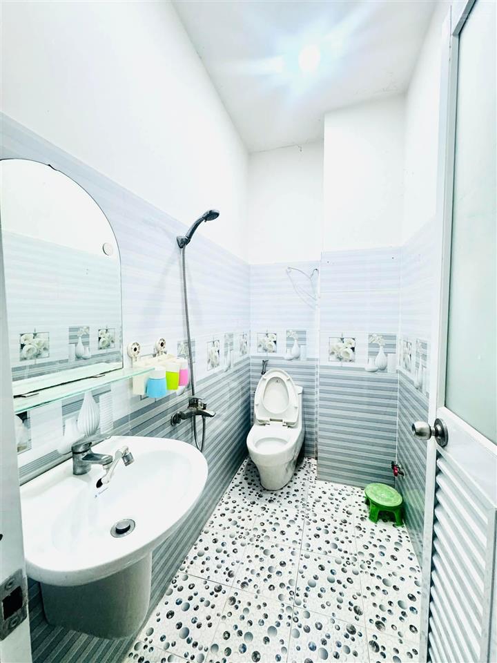 Quốc lộ 1a  bình tân  hẻm nhựa xe tải quay đầu  65,6m2  4 tầng  shr  hoàn công  6,15 tỷ