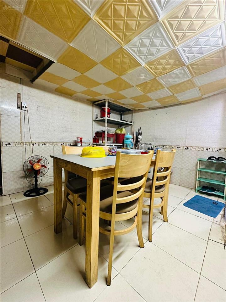 Chung cư vĩnh viễn , quận 10, tầng 1