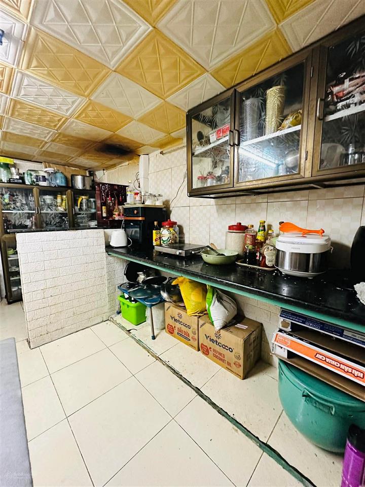 Chung cư vĩnh viễn , quận 10, tầng 1