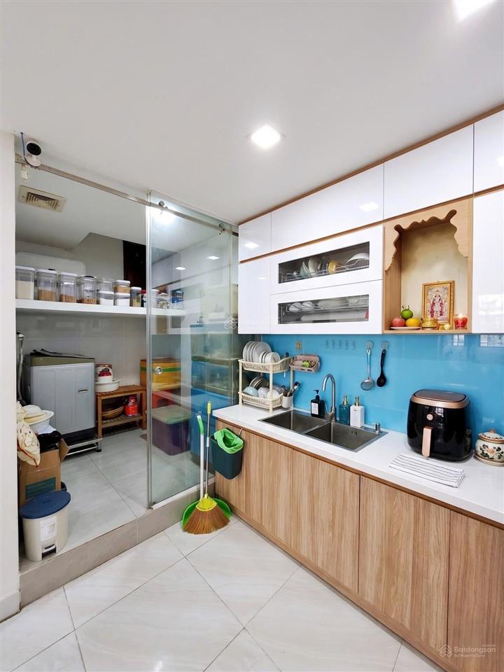 Bán cc 2pn 2wc, giá tốt 4,5 tỷ, 63m2 tại nguyễn tri phương, q.5, hcm