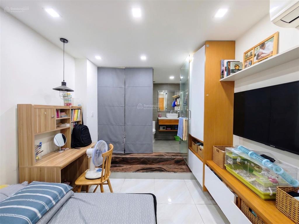 Bán cc 2pn 2wc, giá tốt 4,5 tỷ, 63m2 tại nguyễn tri phương, q.5, hcm