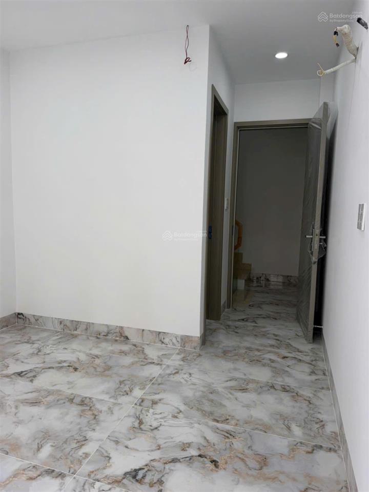 Lạc long quân  tân bình  5,25 tỷ  nhà mới 100%  hẻm xe hơi 6m