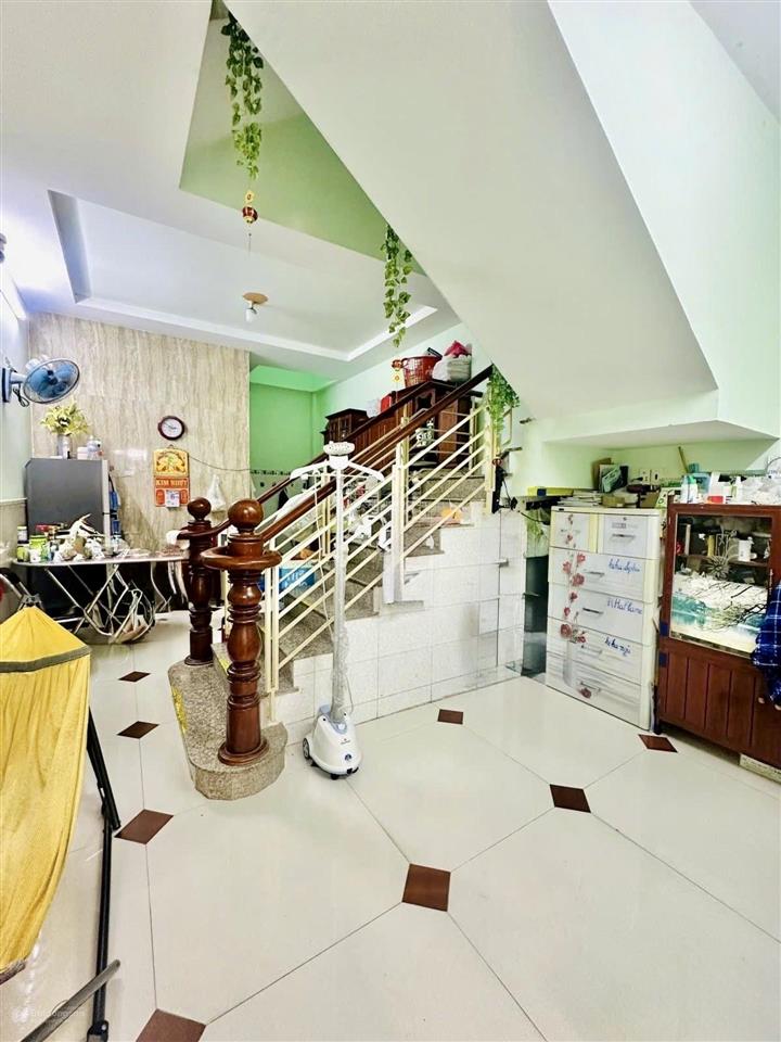 Nhà đẹp  ngay đầm sen  56m  4 tầng hoàn công  nhỉnh 6 tỷ