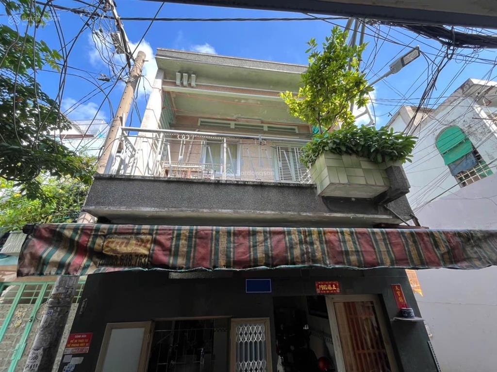 Q11  nhà cũ tiện sửa mới  dài 11m  4 tỷ