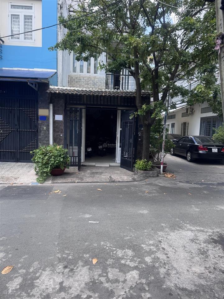 Nhà lô góc 2 mặt hẻm  xe hơi 8m  đất 68 m2  lê thúc hoạch, tân phú  9,6 tỷ