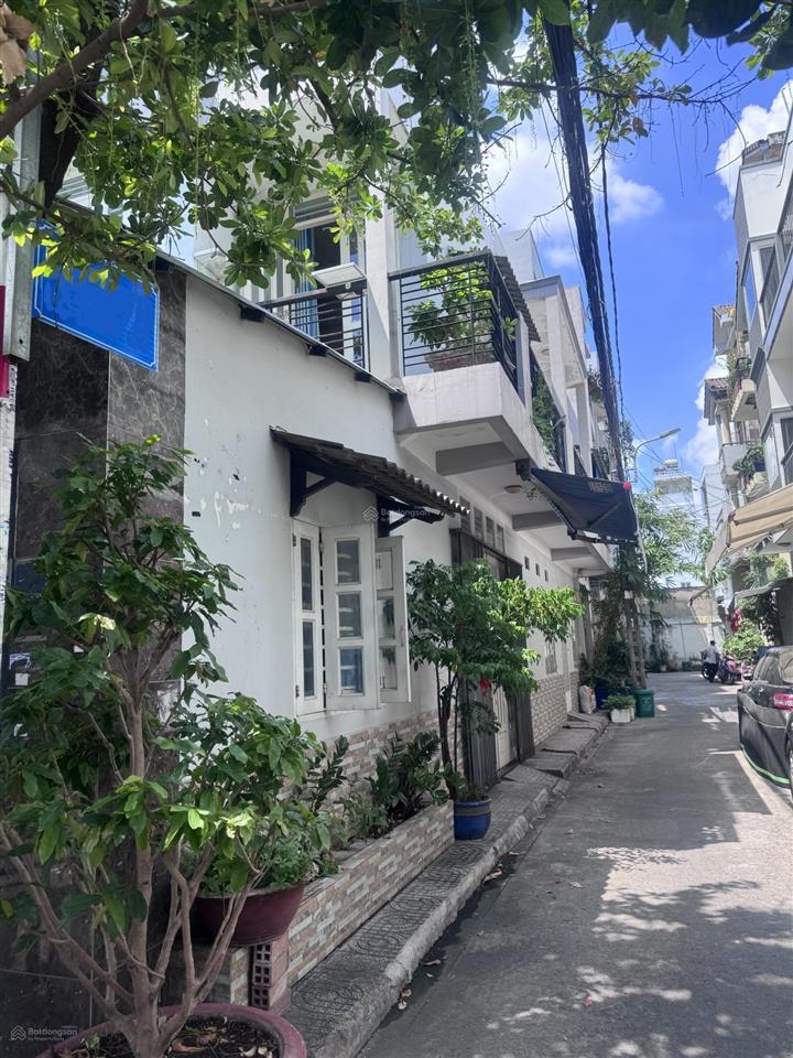 Nhà lô góc 2 mặt hẻm  xe hơi 8m  đất 68 m2  lê thúc hoạch, tân phú  9,6 tỷ