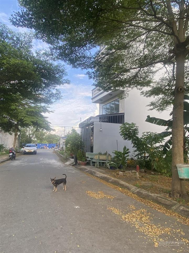 Đất đẹp lê văn lương, dt 85m2 đường 10m, trục chính kdc rạch tôm  giá 4,3 tỷ