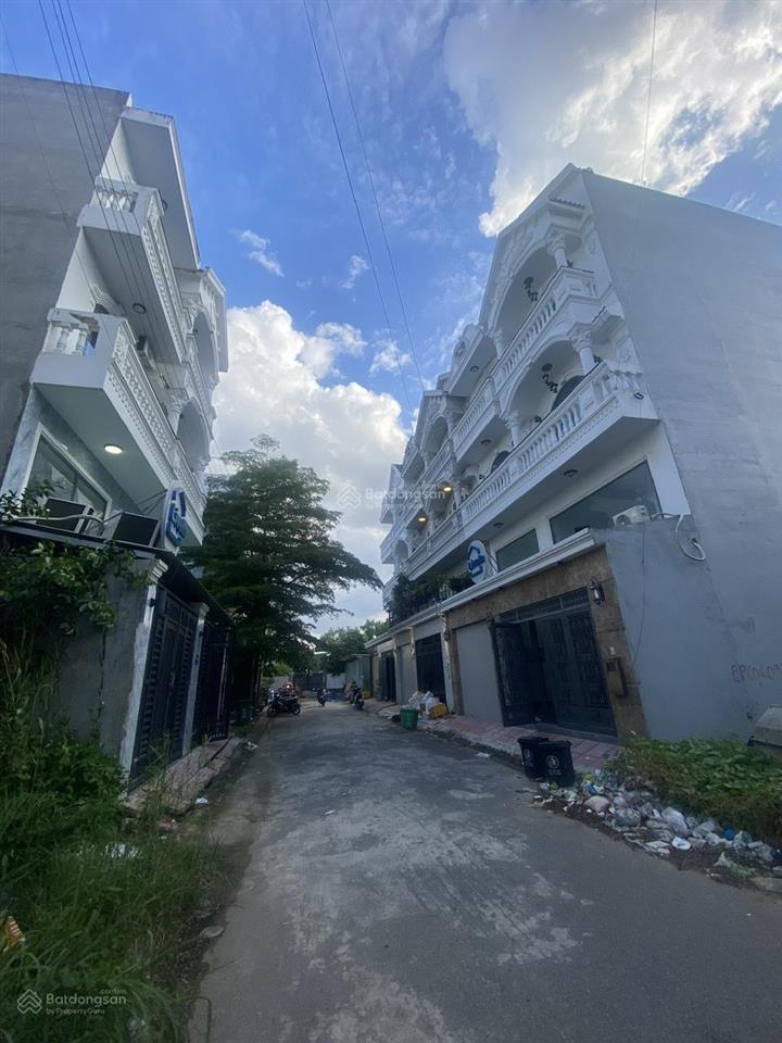 Đất đẹp lê văn lương, dt 85m2 đường 10m, trục chính kdc rạch tôm  giá 4,4 tỷ