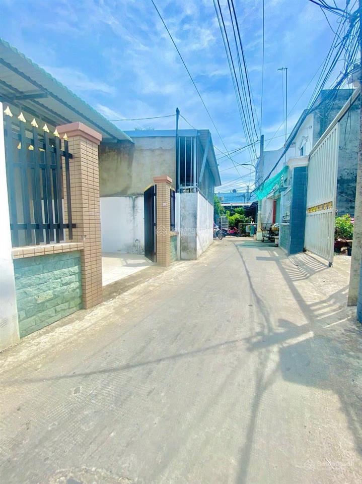 Bán nhà giá rẻ dt 132,4m2 quốc lộ 50, thị trấn cần giuộc, long an  giá 2,9 tỷ