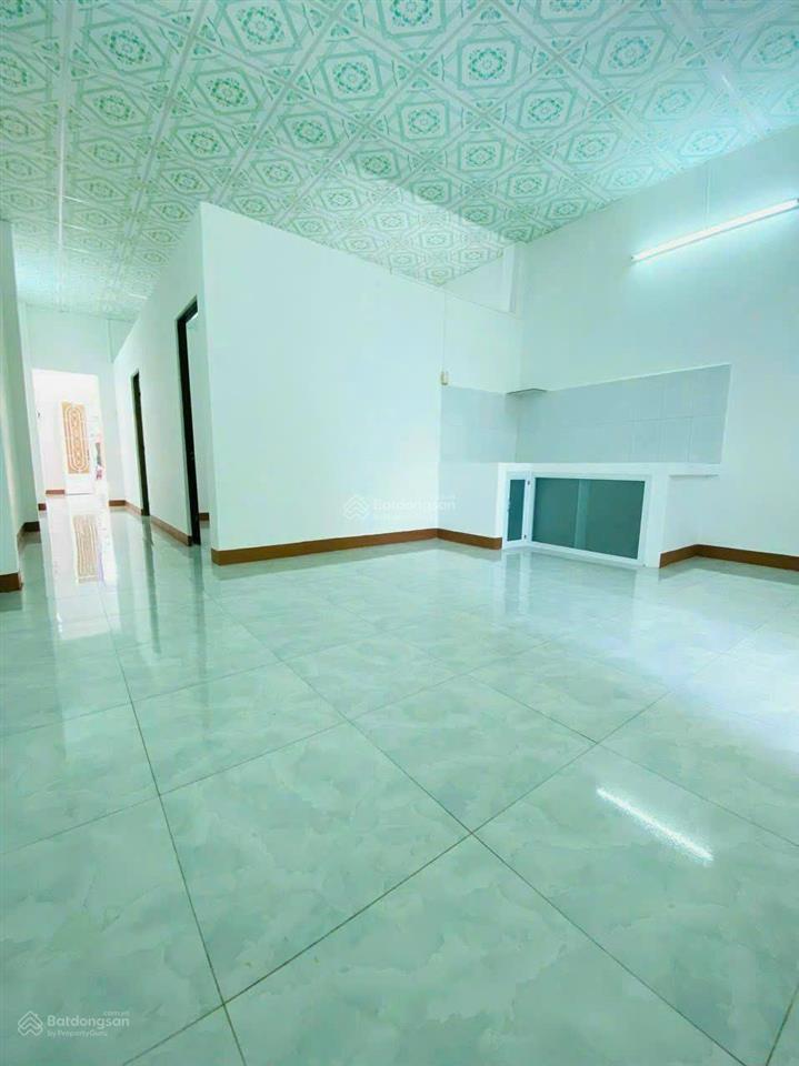 Bán nhà giá rẻ dt 132,4m2 quốc lộ 50, thị trấn cần giuộc, long an  giá 2,9 tỷ