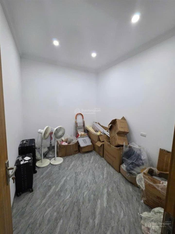 Cần tiền bán gấp nhà 5 tầng 6tỷ9 tại ngõ 7 lê trọng tấn hà đông, có thang máy, full đồ