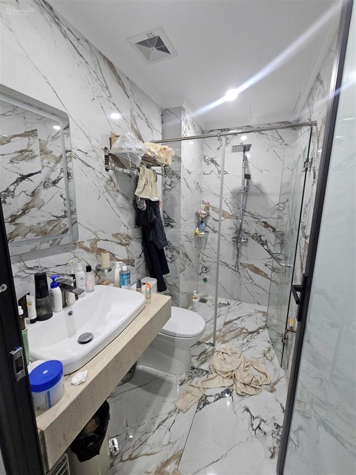 Cần tiền bán gấp nhà 5 tầng 6tỷ9 tại ngõ 7 lê trọng tấn hà đông, có thang máy, full đồ
