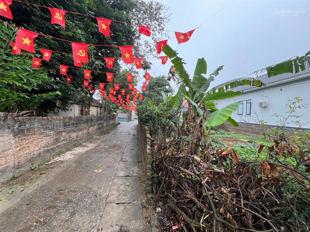 Cần tiền bán gấp đất nghỉ dưỡng đẹp quốc oai  sổ đỏ chính chủ