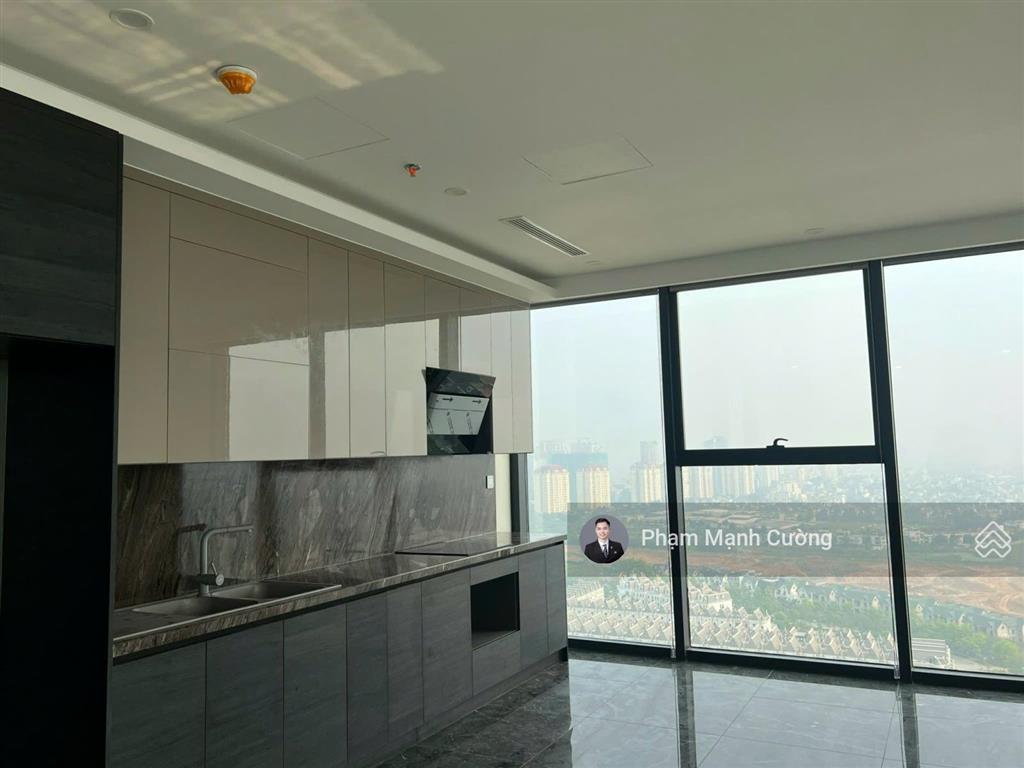 Cho thuê căn 3pn + 1 kho 161m2 đồ cơ bản đã có tủ quần áo 30 triệu/th sunshine golden river tây hồ
