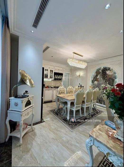 Sunshine golden river 141m2 | 3 ngủ 2 wc + 1 kho + full đồ đang trống nhà + slot ô tô