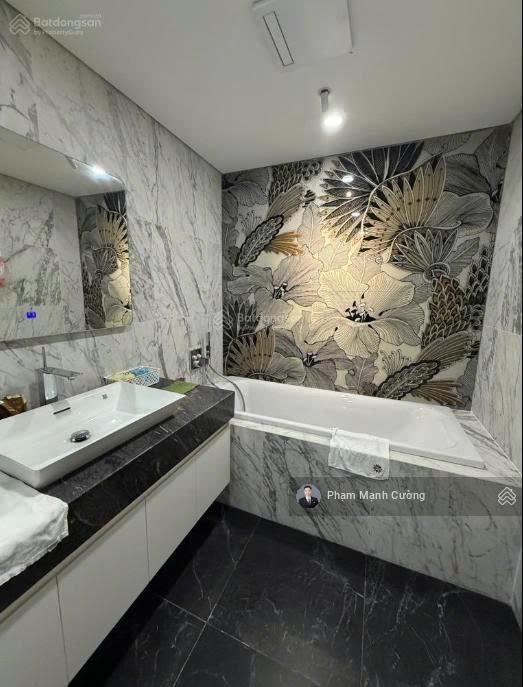 Sunshine golden river 141m2 | 3 ngủ 2 wc + 1 kho + full đồ đang trống nhà + slot ô tô