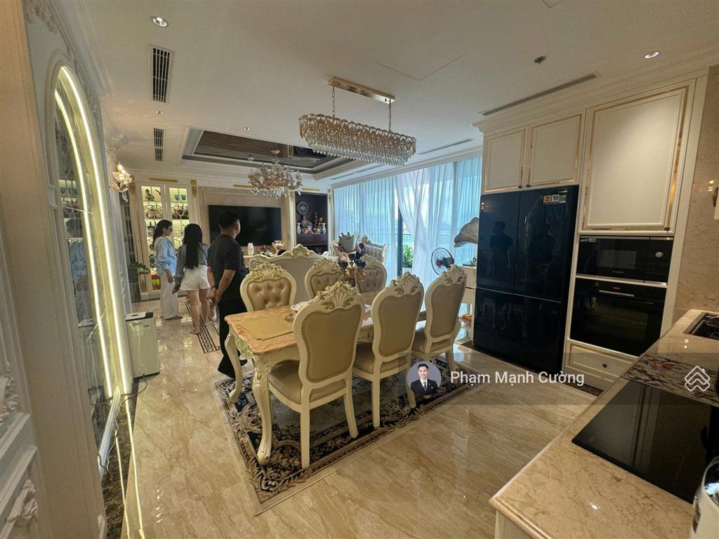 Sunshine golden river 141m2 | 3 ngủ 2 wc + 1 kho + full đồ đang trống nhà + slot ô tô