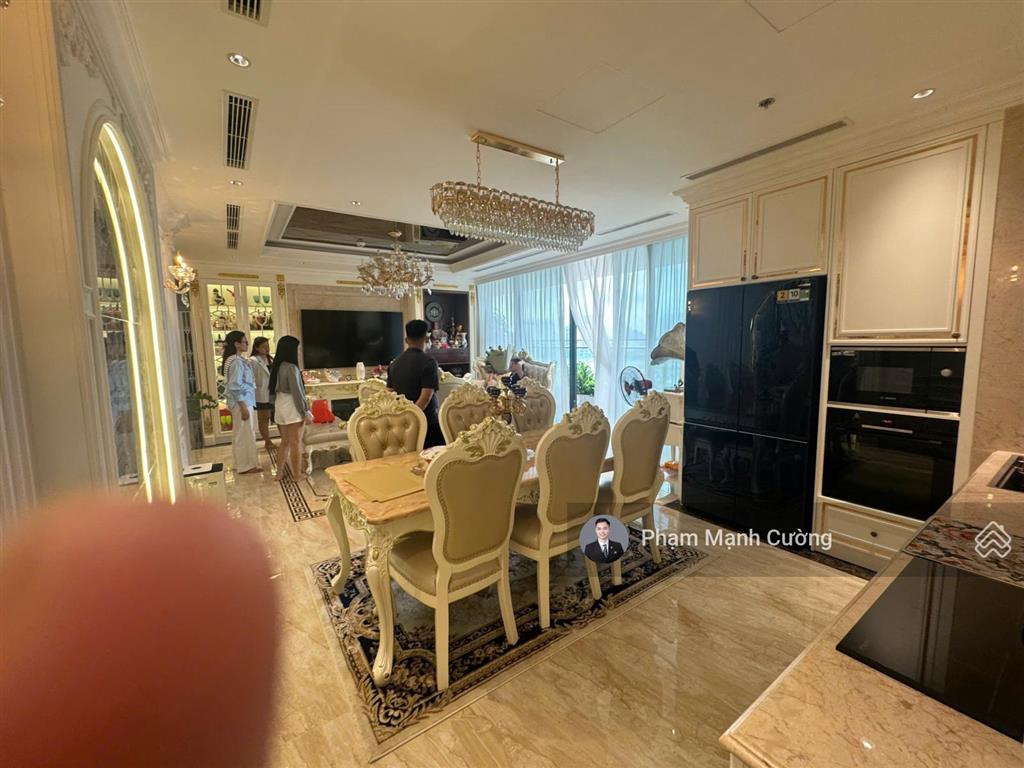 Sunshine golden river 141m2 | 3 ngủ 2 wc + 1 kho + full đồ đang trống nhà + slot ô tô