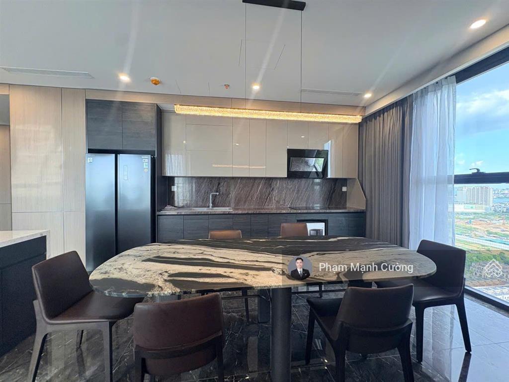Sunshine golden river 161m2| 3 ngủ 2 wc + 1 kho + full đồ đang trống nhà + slot ô tô