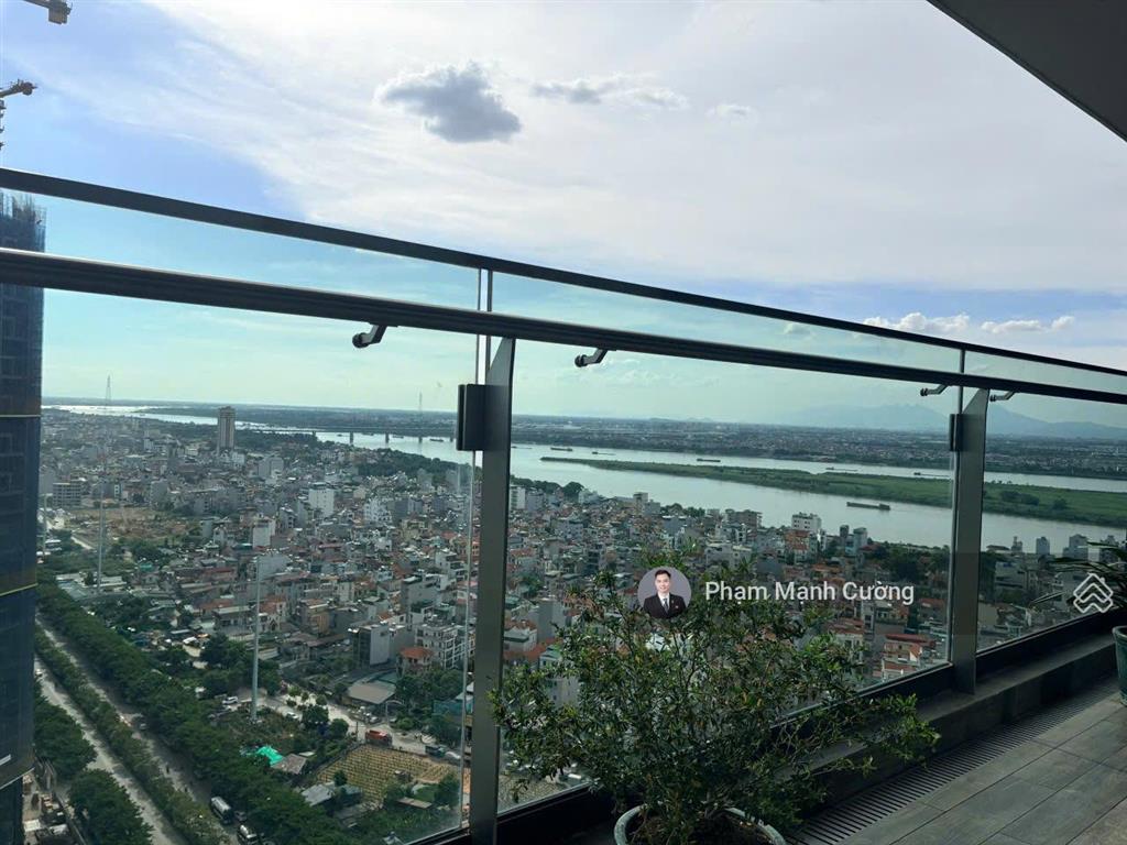 Sunshine golden river 161m2| 3 ngủ 2 wc + 1 kho + full đồ đang trống nhà + slot ô tô