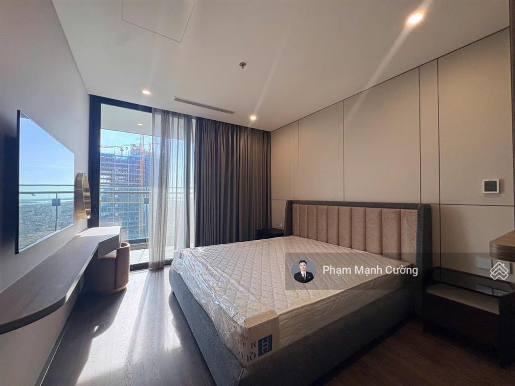 Sunshine golden river 161m2| 3 ngủ 2 wc + 1 kho + full đồ đang trống nhà + slot ô tô