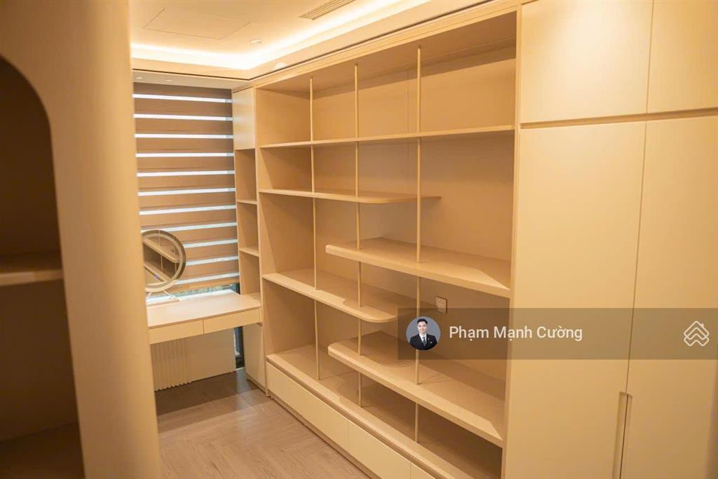 Sunshine golden river 161m2 | 3 ngủ 2 wc + 1 kho giá 45 triệu + full đồ đang trống nhà + slot ô tô