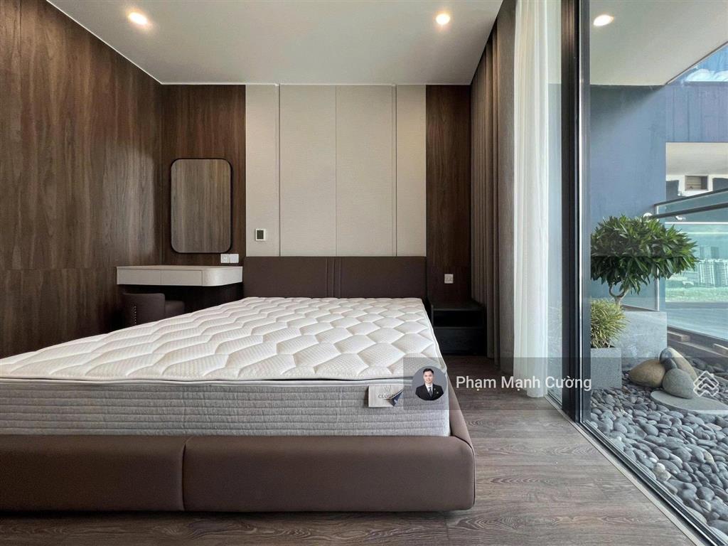 Sunshine golden river 161m2| 3 ngủ 2 wc + 1 kho + 40 triệu full đồ đang trống nhà + slot ô tô