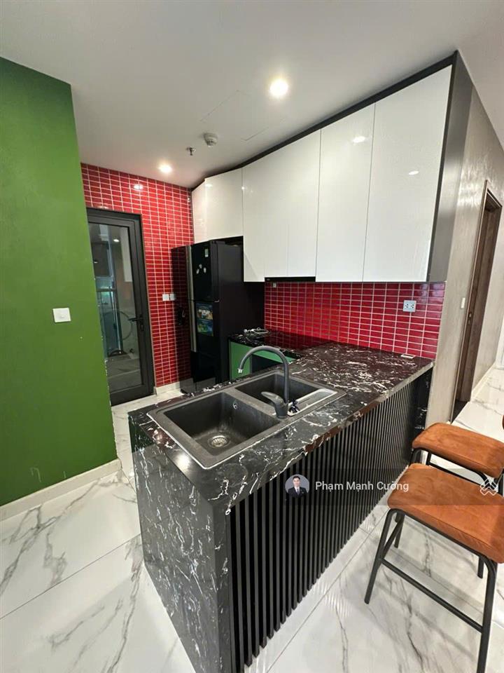 2 ngủ 81.5m² có ban công tầng cao + full đồ, sổ đỏ giá bán 8.1 tỷ chung cư sunshine city ciputra