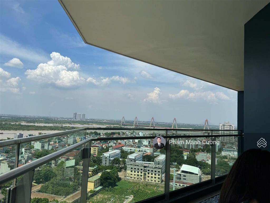 Sunshine golden river 212m2, 4 ngủ 3 wc + 1 kho + đang trống nhà + slot ô tô