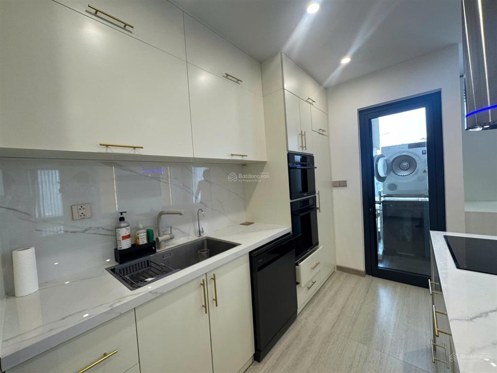 Chủ gửi bán gấp căn hộ 3pn 99.6m2 + căn góc giá 9.5 tỷ sunshine city ciputra