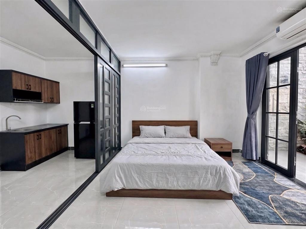 Căn hộ full nội thất ban công cực lớn quận 10 quận 11 khu lý thường kiệt , bắc hải , cmt8 rộng 50m2