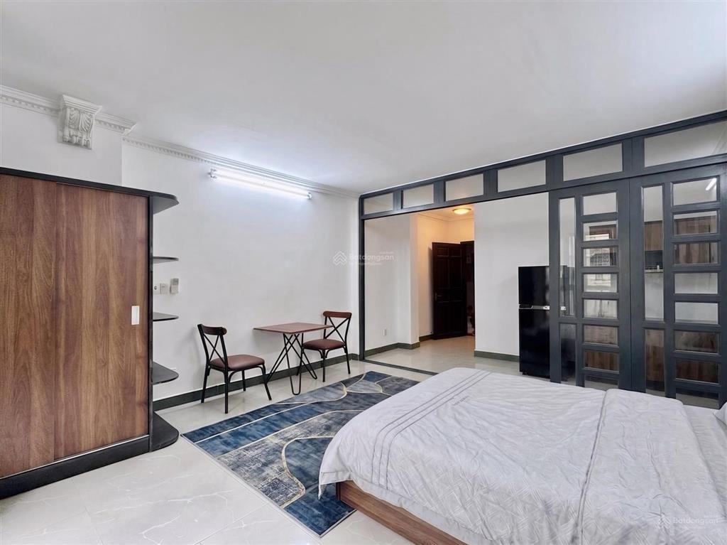 Căn hộ full nội thất ban công cực lớn quận 10 quận 11 khu lý thường kiệt , bắc hải , cmt8 rộng 50m2