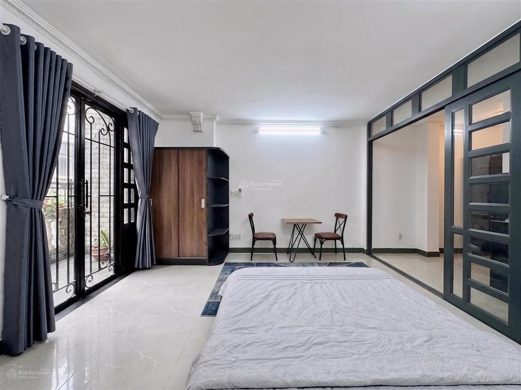 Căn hộ full nội thất ban công cực lớn quận 10 quận 11 khu lý thường kiệt , bắc hải , cmt8 rộng 50m2
