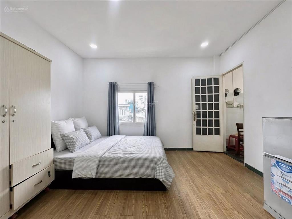 Căn hộ full nội thất có cửa sổ thoáng mát giá cực tốt tt quận 1 ngay võ thị sáu  hai bà trưng
