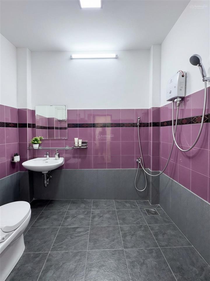 Căn hộ full nội thất 2pn  1pk có ban công cực rộng quận 3 ngay vòng xoay dân chủ  tòa nhà viettel