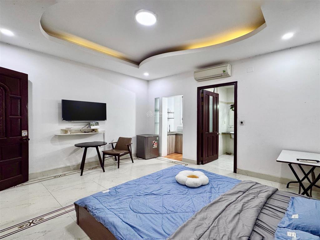 Căn hộ full nội thất cao cấp cực rộng tách bếp khu ngã tư phú nhuận  công viên hoàng văn thụ
