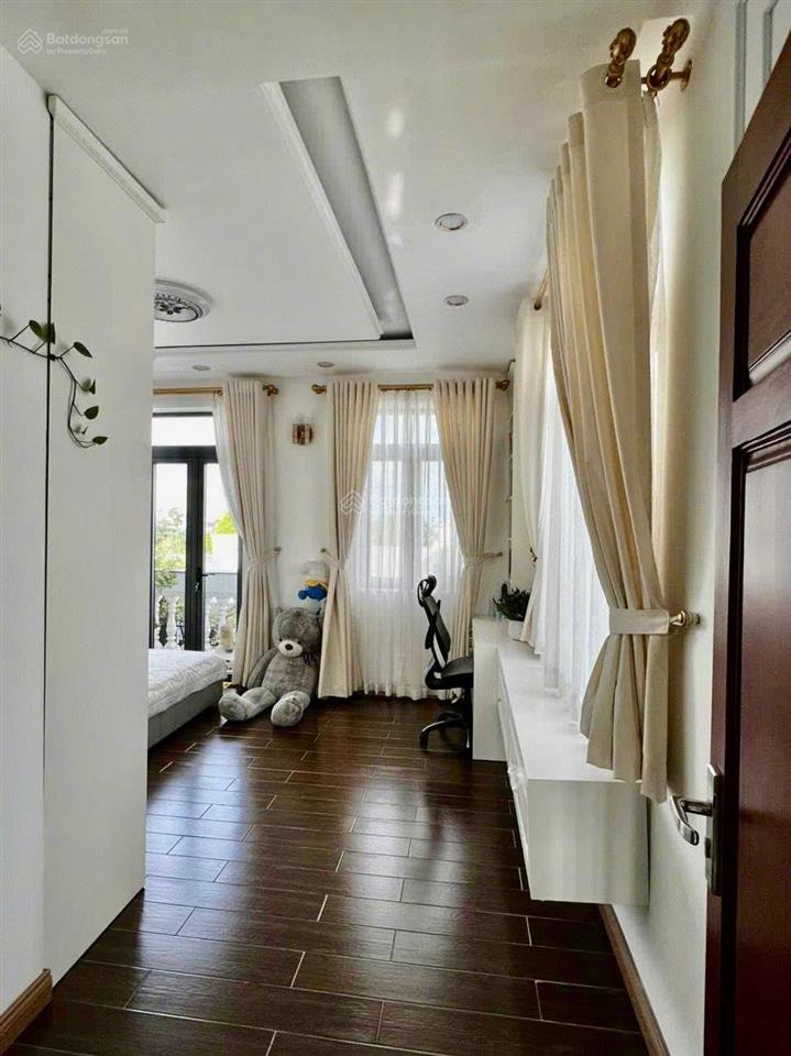 Căn góc 11x12m  biệt thử sân vườn  bà điểm hóc môn