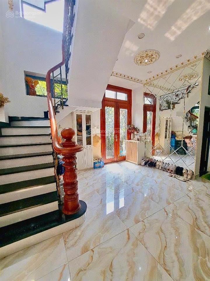 Căn góc 11x12m  biệt thử sân vườn  bà điểm hóc môn