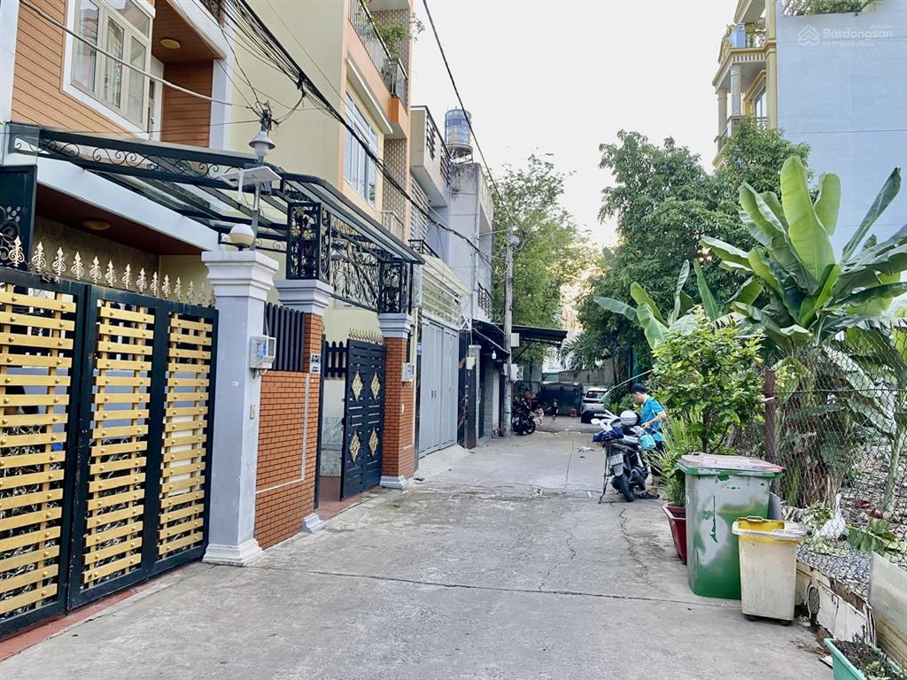Nhà đẹp ở liền  4x18m  nguyễn văn quá q12  hxh  shr vuông vức