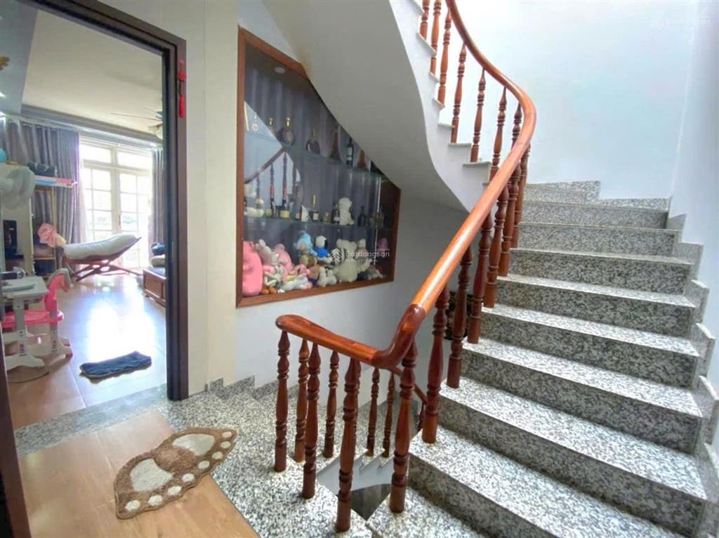 Nhà đẹp 4 tầng  4x18m  trong kdc an sương đường rộng 8m thông