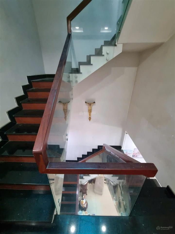 Nhà đẹp 5 tầng 4.2x25m hẻm xe hơi tránh gần công an p. trung mỹ tây, q12