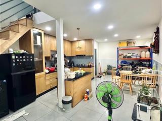 Nhà đẹp diện tích lớn 100m², hẻm xe tải sát mặt tiền, ngay trường chinh, quận 12