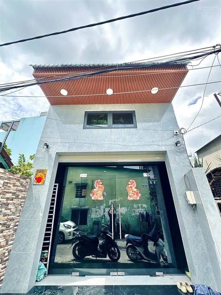 Nhà đẹp diện tích lớn 100m², hẻm xe tải sát mặt tiền, ngay trường chinh, quận 12