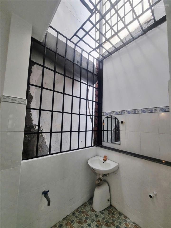 Nhà đẹp 3 tầng 4x20m hẻm xe hơi sát mặt tiền lâm thị hố p. trung mỹ tây quận 12