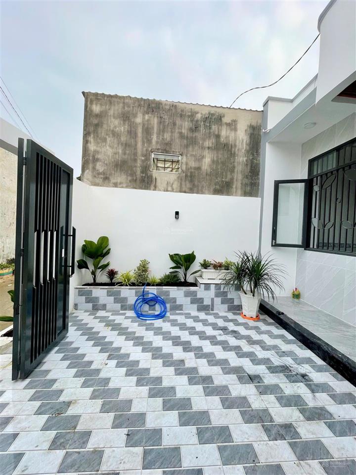 Bán gấp đất 130m2 tại xã mỹ hạnh bắc đức hoà 990 triệu vnd sổ hồng riêng hỗ trợ vay  0767 179 ***